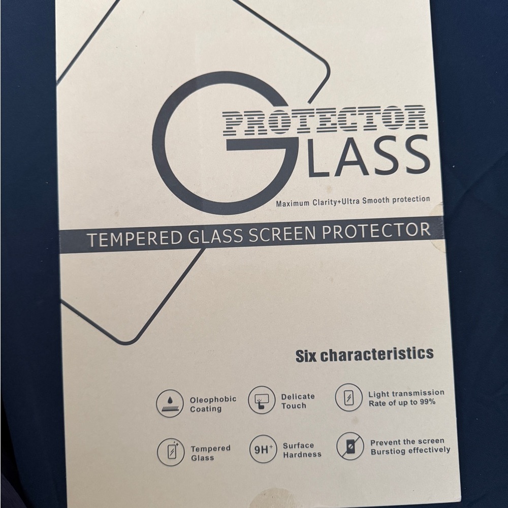 Tesla package - Screen protector + black emblems